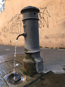 罗马街头饮水口