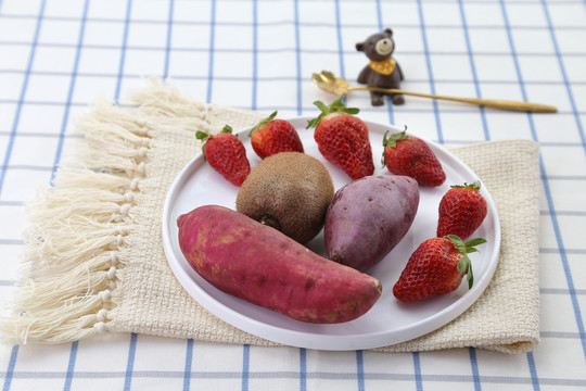 草莓紫薯猕猴桃