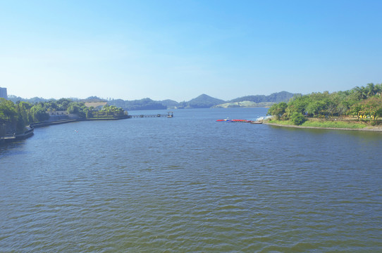 白鹭湖湖景美