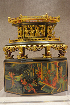 金漆木雕彩漆画菱形馔盒