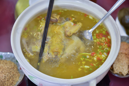清炖土鸡