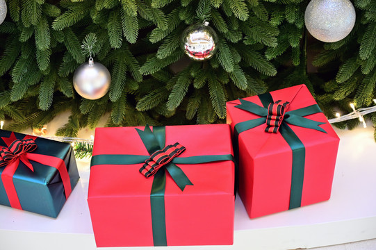 圣诞树及礼物盒