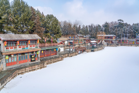 北京冬季雪后的颐和园苏州街建筑