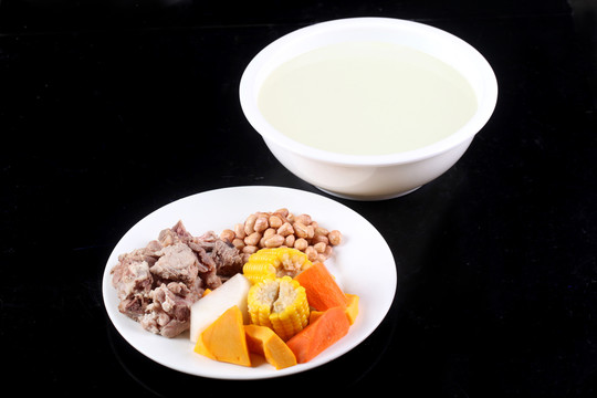 大骨五粮炖靓汤
