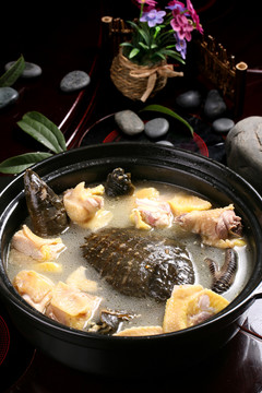 土鸡炖大甲鱼