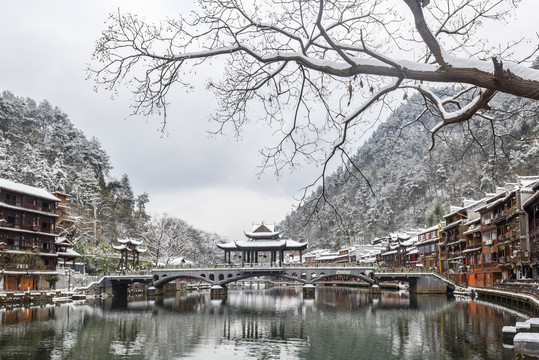 凤凰古城雪景