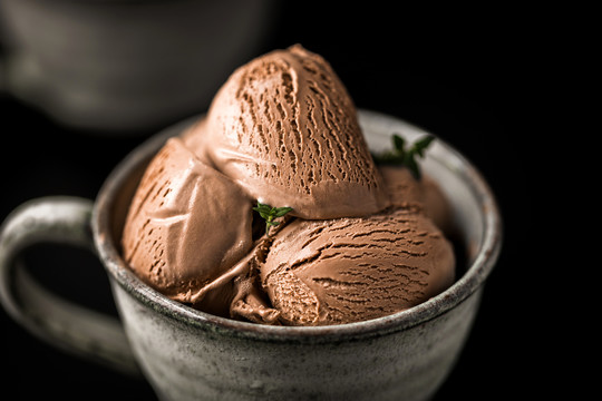 巧克力味鲜奶冰淇淋