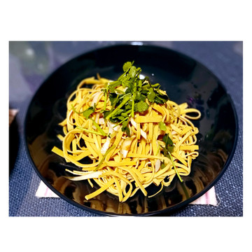 凉拌豆腐皮