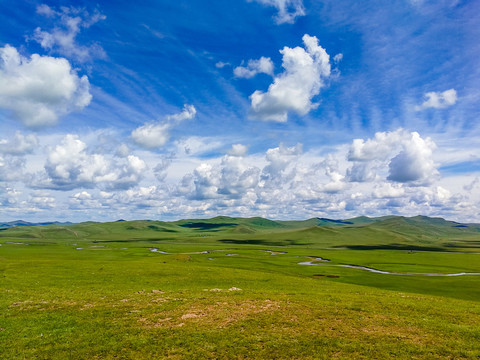 丘陵草原河流牧场