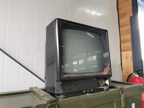 一台旧电视