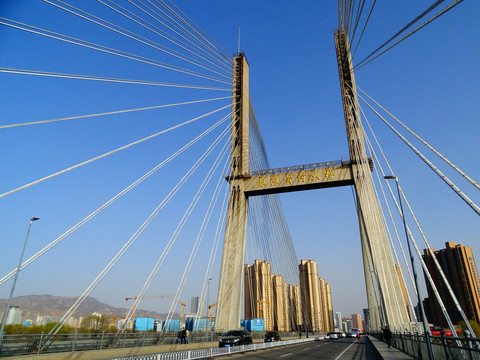 银滩黄河大桥