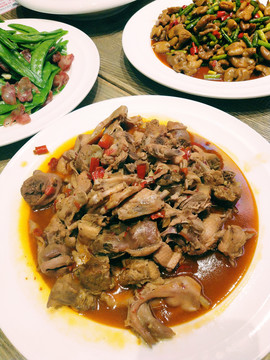炒鸭肉