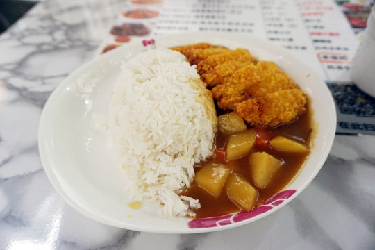 咖喱鸡扒饭