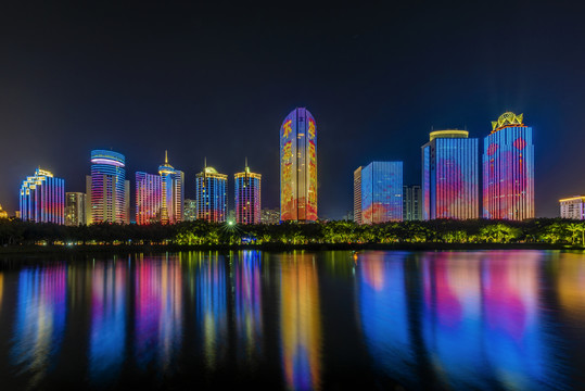 中国海南海口滨海大道建筑群夜景
