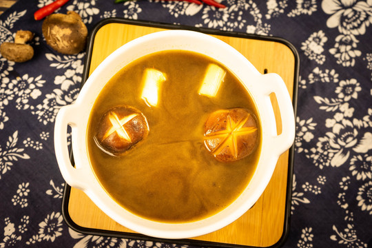 乌鸡菌汤