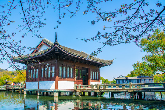 西湖春景