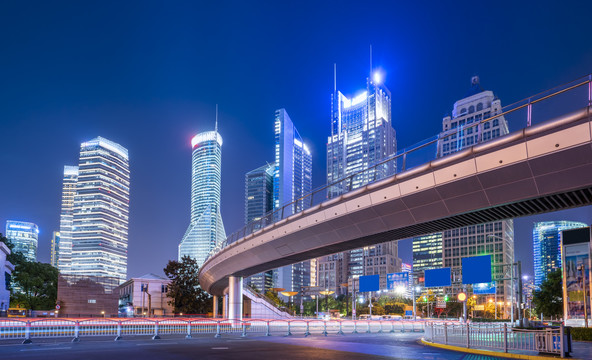上海金融区和广场街道夜景