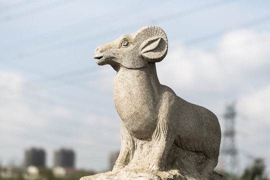 生肖羊雕塑