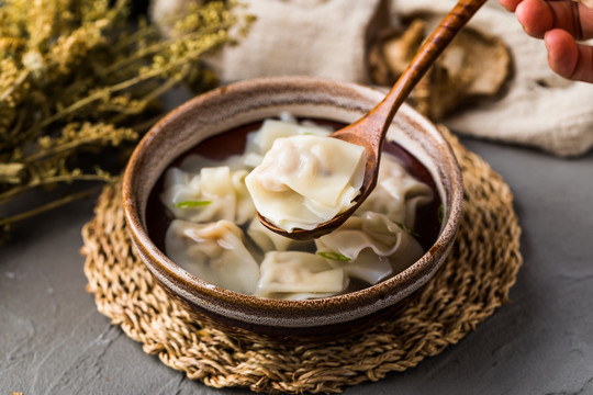 鲜肉香菇小馄饨