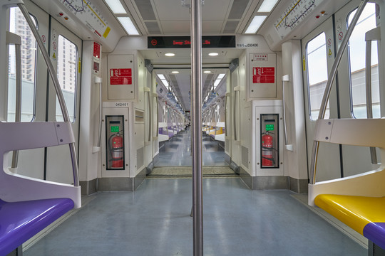 上海地铁车厢内景