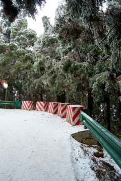 转弯山路