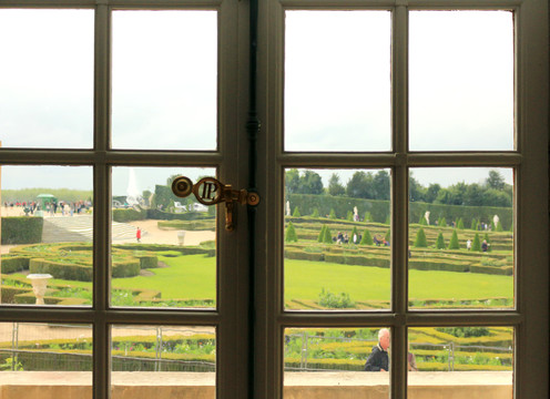 凡尔赛宫后花园玻璃窗