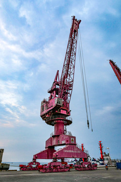 洋浦港码头吊机