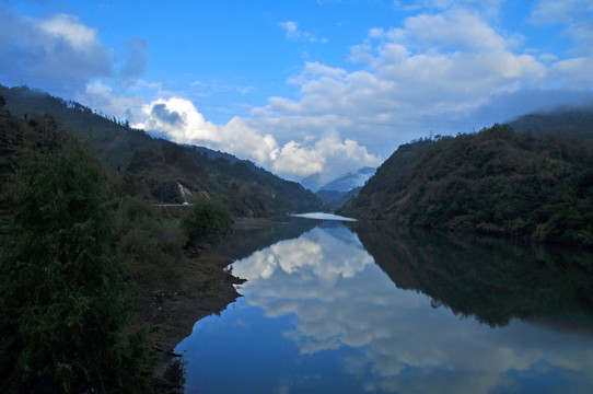 汇湾河