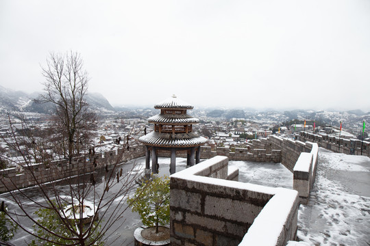 雪景中的青岩古镇