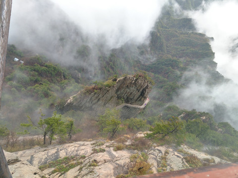 雨后老君山