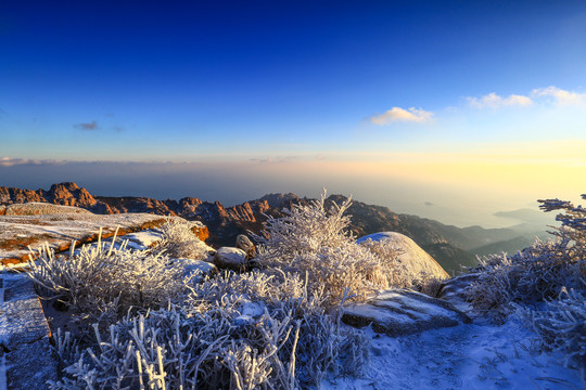 冬季山顶风光