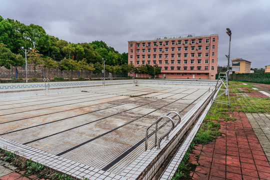 九江学院游泳池