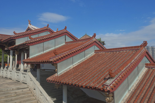传统古建筑的屋顶层叠