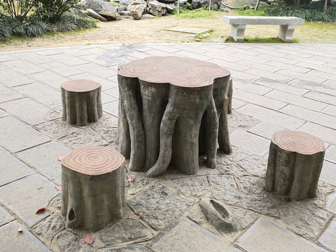 木桌木凳