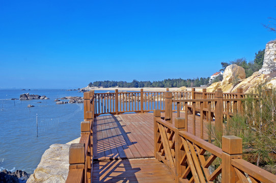 海滨休闲栈道好风景