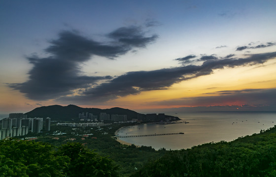 中国海南省三亚鹿回头景区夕阳