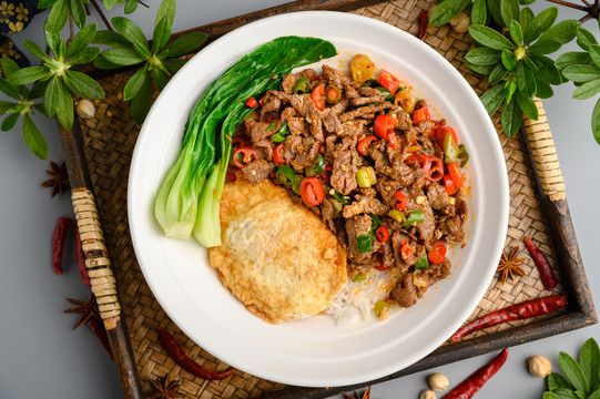泡椒牛肉大碗饭