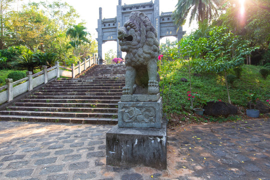 广东湛江湖光岩风景区石狮