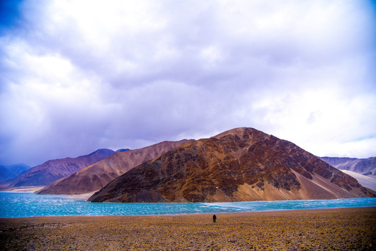 新疆塔什库尔干喀拉库勒湖冬景