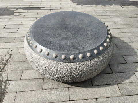 圆形石坐凳