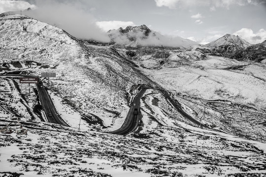 雪后的青藏公路