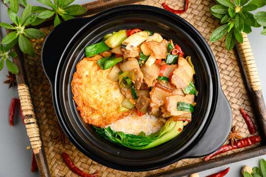 回锅肉煲仔饭