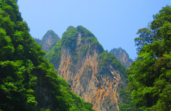 十八里长峡古咸道山峰