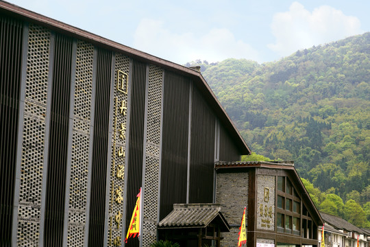 四川彭州丹景山游客中心建筑