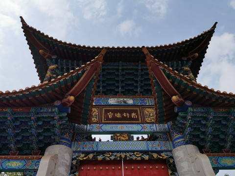 中式古建彩绘牌坊