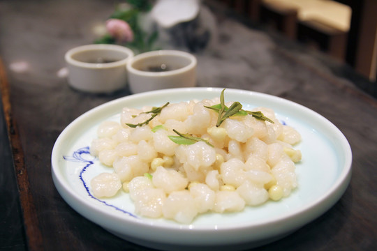 龙井鸡头米虾仁