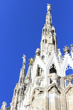 米兰大教堂屋顶雕塑