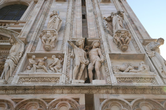 米兰大教堂雕塑