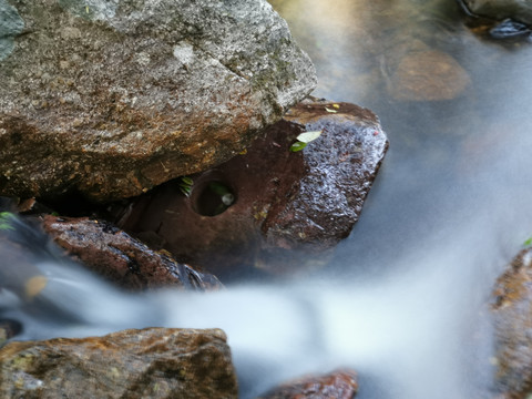 溪水