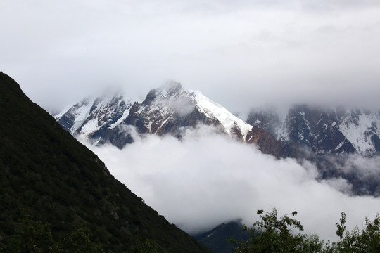 南迦巴瓦峰